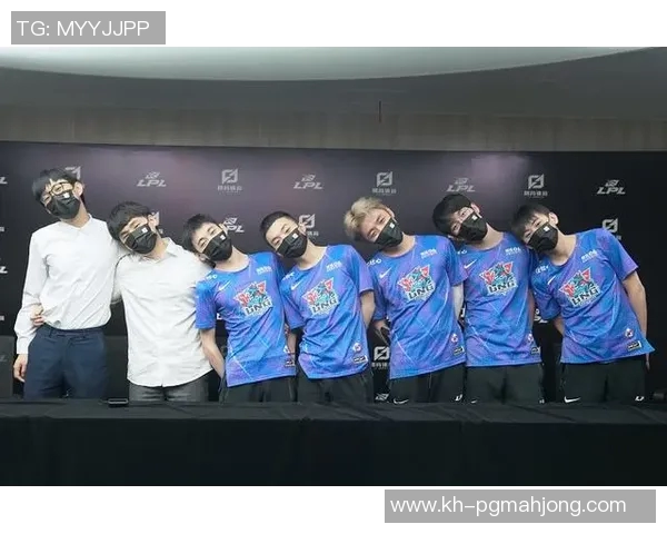 电竞比分聚焦英雄联盟LNG战队灵活性分析与战术调整探讨