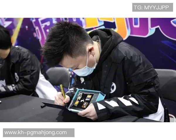 陈芳专访回顾CSGO职业生涯与电竞梦想的追寻之路